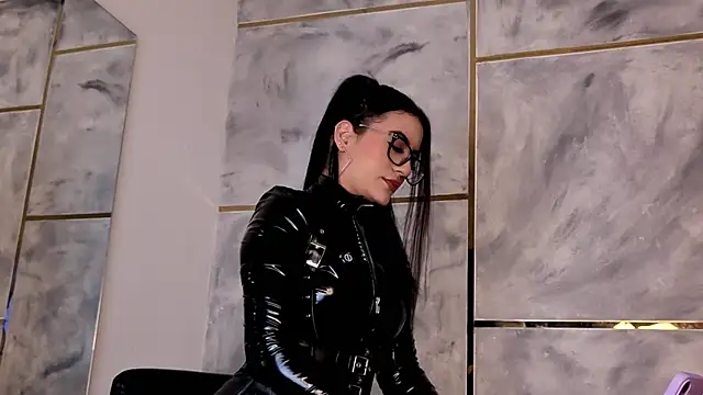 Ellaochoa online show from July 27, 2026, 11:39 am