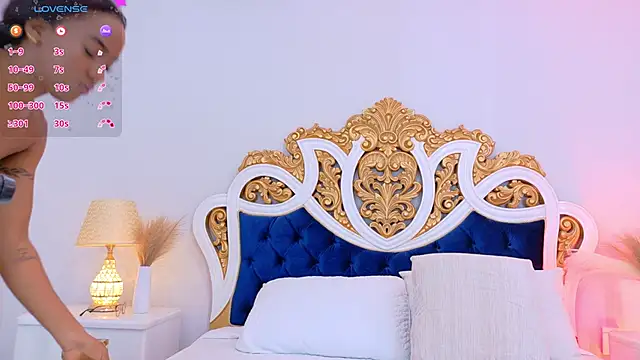 Snapshot of AshleyFerri chatting on October 15, 2025, 11:10 am AshleyFerri online show from October 15, 2025, 11:10 am