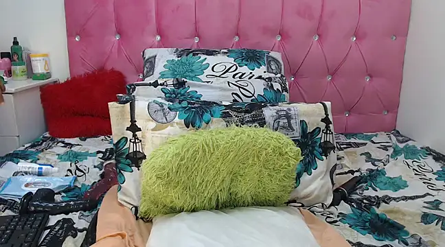 Snapshot of Hotty-boobsxxx chatting on February 19, 2025, 2:44 pm Hotty-boobsxxx online show from February 19, 2025, 2:44 pm