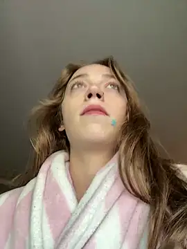 Maxinebabyyy online show from March 18, 2025, 12:47 pm