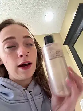 Maxinebabyyy online show from March 22, 2025, 3:42 pm