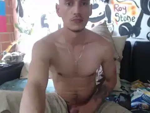 Snapshot of roystonee01 chatting on October 28, 2025, 10:23 pm roystonee01 online show from October 28, 2025, 10:23 pm