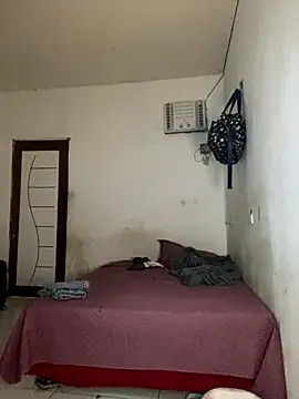 Carolinen online show from December 17, 2025, 3:51 pm