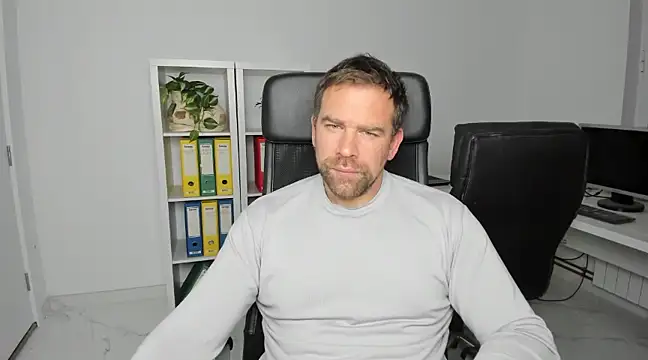 John-E-Dough online show from December 4, 2024, 4:54 am