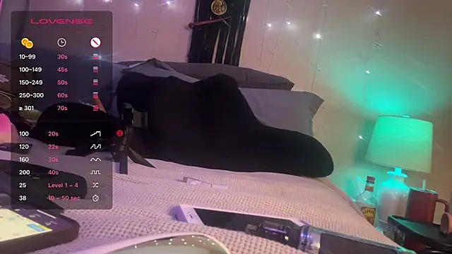 Snapshot of Dani_Dragon69 chatting on February 19, 2025, 8:33 am Dani Dragon69 online show from February 19, 2025, 8:33 am