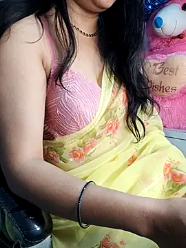 Snapshot of santurmom chatting on December 4, 2025, 6:27 pm santurmom online show from December 4, 2025, 6:27 pm