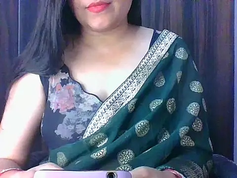 Snapshot of santurmom chatting on February 25, 2026, 5:44 pm santurmom online show from February 25, 2026, 5:44 pm