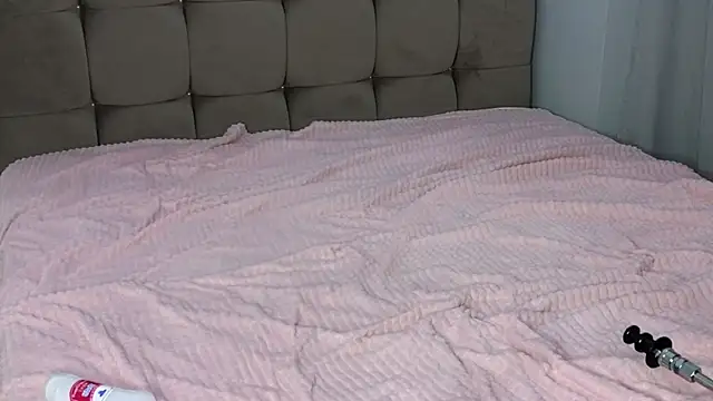 Snapshot of magnificent_angel chatting on February 19, 2025, 10:31 pm magnificent angel online show from February 19, 2025, 10:31 pm