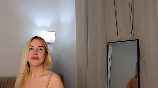 Snapshot of magnificent_angel chatting on February 23, 2025, 7:49 pm magnificent angel online show from February 23, 2025, 7:49 pm