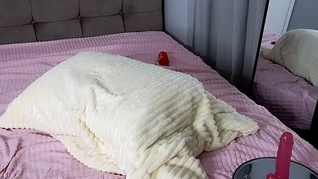 Snapshot of magnificent_angel chatting on March 15, 2025, 11:17 pm magnificent angel online show from March 15, 2025, 11:17 pm