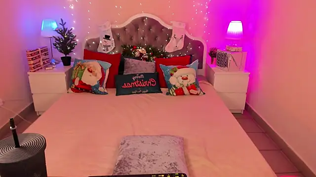 Snapshot of Aria69Stars chatting on January 6, 2025, 12:02 pm Aria69Stars online show from January 6, 2025, 12:02 pm