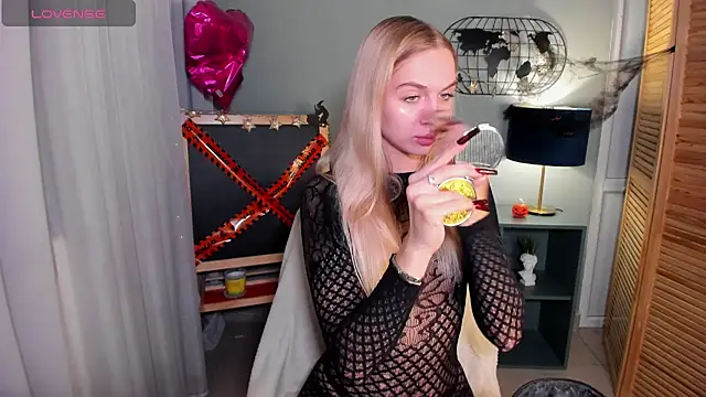 Snapshot of Aria69Stars chatting on October 26, 2025, 3:51 pm Aria69Stars online show from October 26, 2025, 3:51 pm