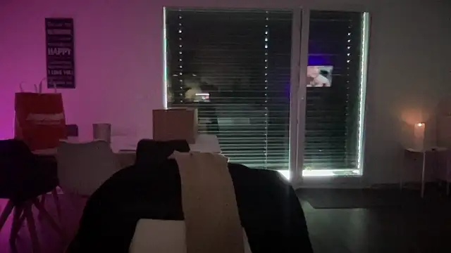 Snapshot of WilloGirl chatting on March 16, 2025, 9:05 am WilloGirl online show from March 16, 2025, 9:05 am