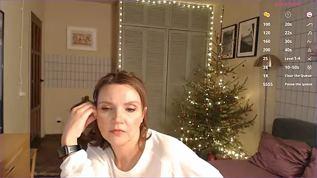 Charline TheFoxTail online show from January 3, 2025, 8:32 pm