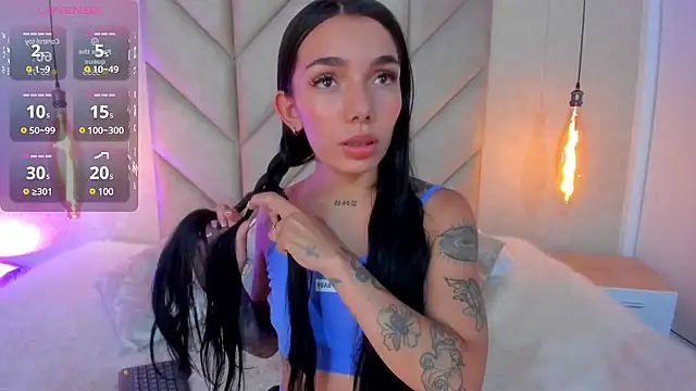 Snapshot of Mollymoon1 chatting on January 25, 2025, 8:42 pm Mollymoon1 online show from January 25, 2025, 8:42 pm