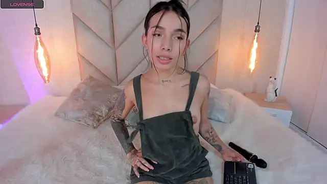 Snapshot of Mollymoon1 chatting on January 31, 2025, 9:16 pm Mollymoon1 online show from January 31, 2025, 9:16 pm