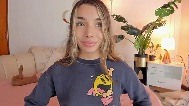 Snapshot of Mollymoon1 chatting on February 23, 2026, 9:23 pm Mollymoon1 online show from February 23, 2026, 9:23 pm