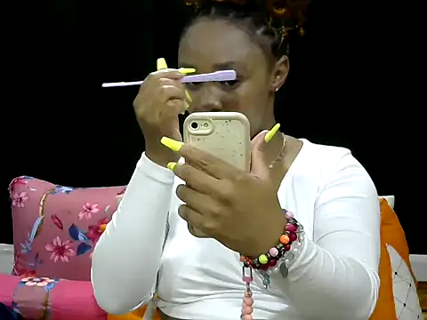Snapshot of Pearl_00 chatting on May 17, 2026, 4:14 pm Pearl 00 online show from May 17, 2026, 4:14 pm