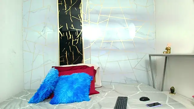 Celestial Queen  online show from April 28, 2026, 12:32 pm