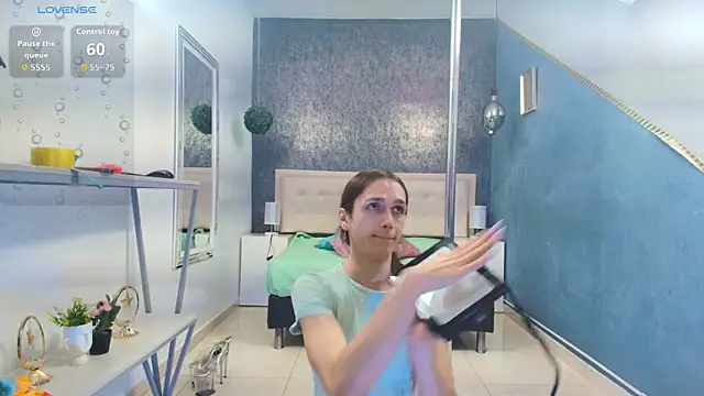 Snapshot of Celestial_Queen_ chatting on July 14, 2026, 1:28 pm Celestial Queen online show from July 14, 2026, 1:28 pm