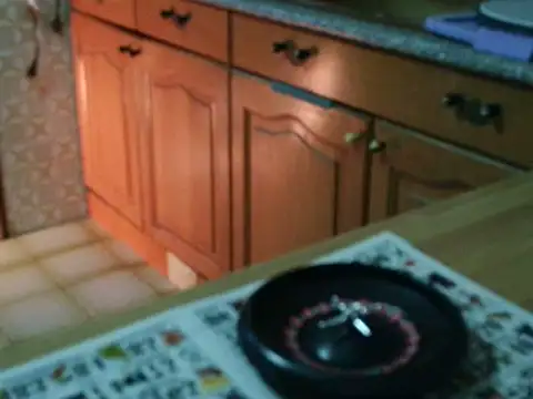 VeneRed online show from November 19, 2025, 6:30 pm