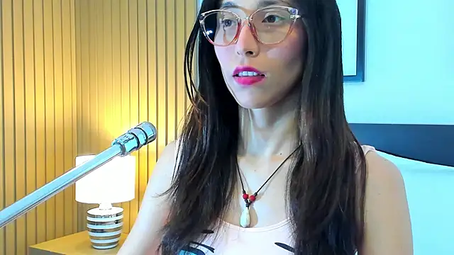 Snapshot of doll_bella_ chatting on July 7, 2026, 7:40 pm doll bella online show from July 7, 2026, 7:40 pm