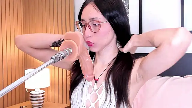 Snapshot of doll_bella_ chatting on July 8, 2026, 7:51 pm doll bella online show from July 8, 2026, 7:51 pm