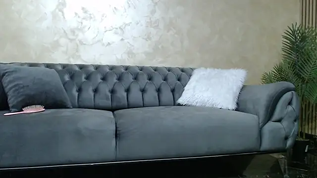TiffanyPeretz online show from June 27, 2026, 5:07 pm