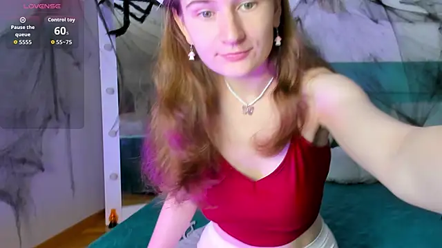 Snapshot of L1ittle_kitty_ chatting on October 28, 2025, 6:28 am L1ittle kitty online show from October 28, 2025, 6:28 am