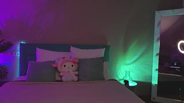 L1ittle kitty  online show from August 1, 2026, 5:07 am