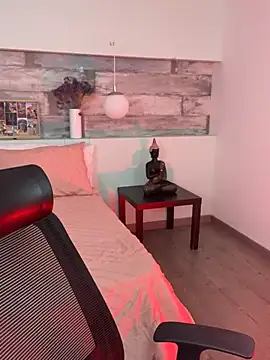 Alisha-Bond online show from January 13, 2025, 12:09 am