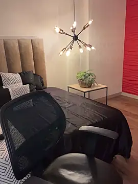 Alisha-Bond online show from March 8, 2025, 11:07 pm