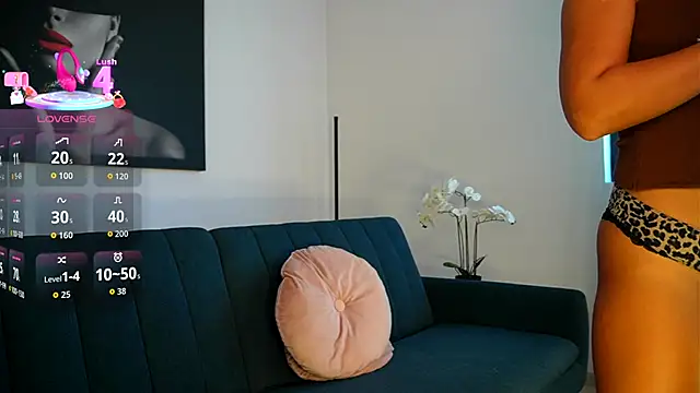 Snapshot of izzy_belle chatting on September 24, 2025, 12:08 pm izzy belle online show from September 24, 2025, 12:08 pm