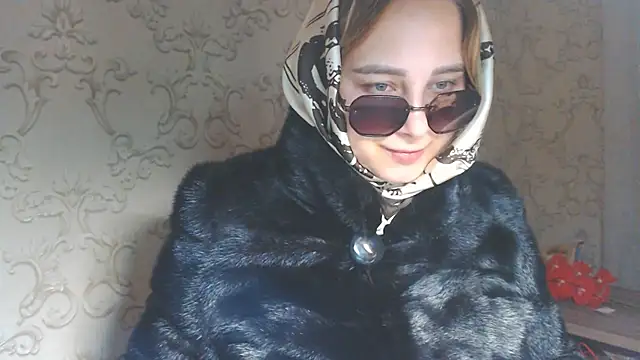 DolphinDreams online show from July 15, 2026, 1:33 am