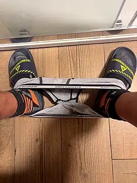 Lecatore80 online show from December 4, 2025, 4:48 pm