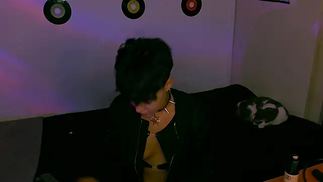 Snapshot of alex_one888 chatting on November 7, 2025, 1:05 am alex one888 online show from November 7, 2025, 1:05 am