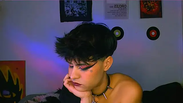 Snapshot of alex_one888 chatting on November 22, 2025, 1:15 am alex one888 online show from November 22, 2025, 1:15 am