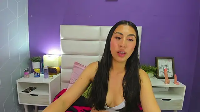 Snapshot of Sophia_abad7 chatting on March 4, 2025, 12:07 am Sophia abad7 online show from March 4, 2025, 12:07 am