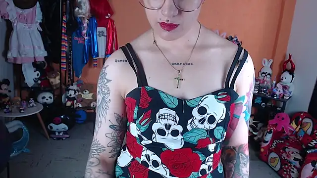 Snapshot of MissMiia2 chatting on June 3, 2026, 2:33 pm MissMiia2 online show from June 3, 2026, 2:33 pm