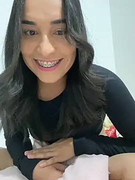 cleolimahot3 online show from January 7, 2025, 10:19 pm