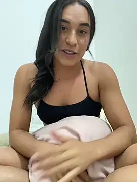 cleolimahot3 online show from February 26, 2025, 1:32 am