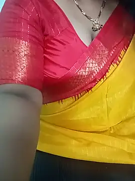 Snapshot of your-sameera chatting on July 6, 2026, 5:15 am your-sameera online show from July 6, 2026, 5:15 am