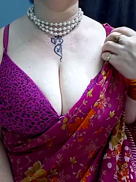 Snapshot of Raja_Ranii chatting on May 13, 2026, 3:53 pm Raja Ranii online show from May 13, 2026, 3:53 pm