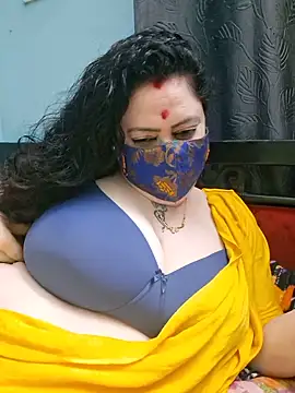 Snapshot of Raja_Ranii chatting on August 6, 2026, 5:48 pm Raja Ranii online show from August 6, 2026, 5:48 pm