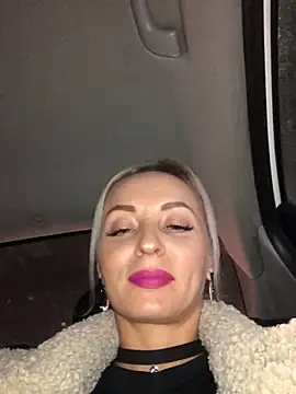 Snapshot of Diamond_Bunny_ chatting on January 4, 2025, 4:00 pm Diamond Bunny online show from January 4, 2025, 4:00 pm