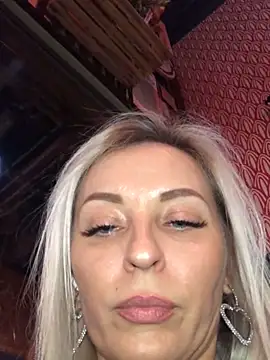 Snapshot of Diamond_Bunny_ chatting on January 8, 2025, 4:11 pm Diamond Bunny online show from January 8, 2025, 4:11 pm