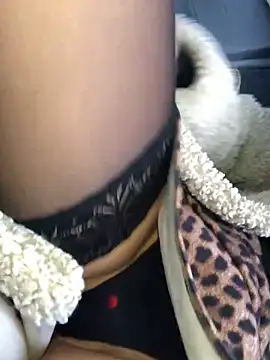 Snapshot of Diamond_Bunny_ chatting on January 11, 2025, 10:29 am Diamond Bunny online show from January 11, 2025, 10:29 am