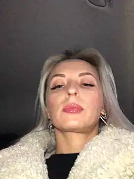 Snapshot of Diamond_Bunny_ chatting on January 13, 2025, 3:04 pm Diamond Bunny online show from January 13, 2025, 3:04 pm