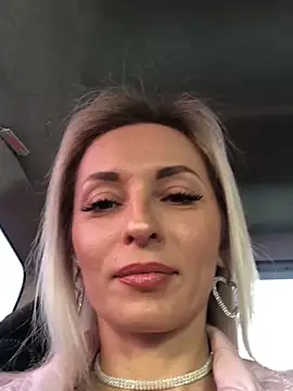 Snapshot of Diamond_Bunny_ chatting on February 3, 2025, 1:19 pm Diamond Bunny online show from February 3, 2025, 1:19 pm