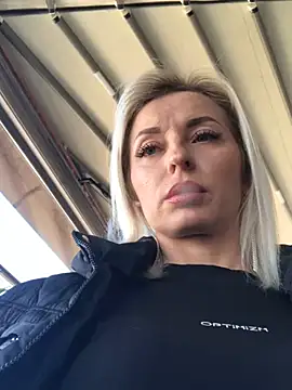 Snapshot of Diamond_Bunny_ chatting on February 7, 2025, 9:47 am Diamond Bunny online show from February 7, 2025, 9:47 am